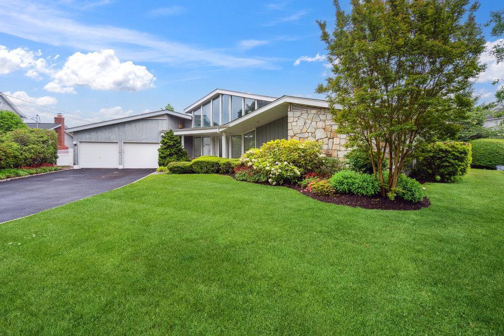 Single Family Deeringwood  Suffolk County, NY 11702, MLS-867711-2