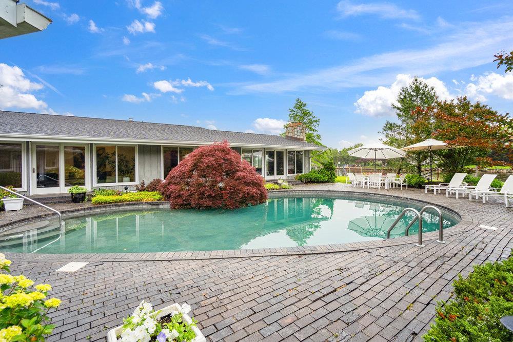 Single Family Deeringwood  Suffolk County, NY 11702, MLS-867711-32