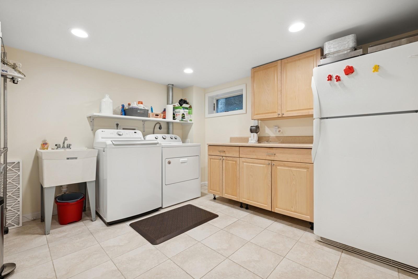 Single Family Lee  Nassau County, NY 11530, MLS-867785-36