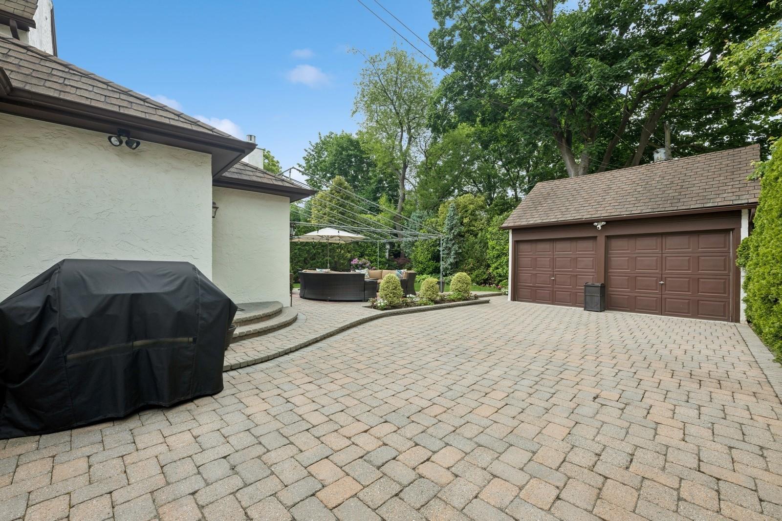 Single Family Lee  Nassau County, NY 11530, MLS-867785-37