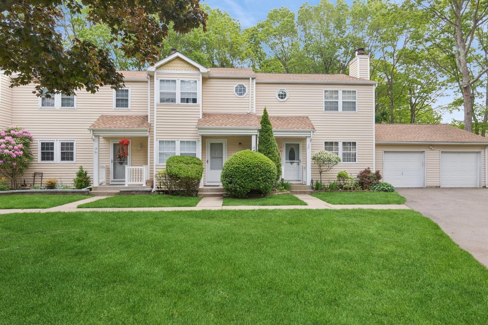 Condo in Brookhaven - Taylor  Suffolk County, NY 11980