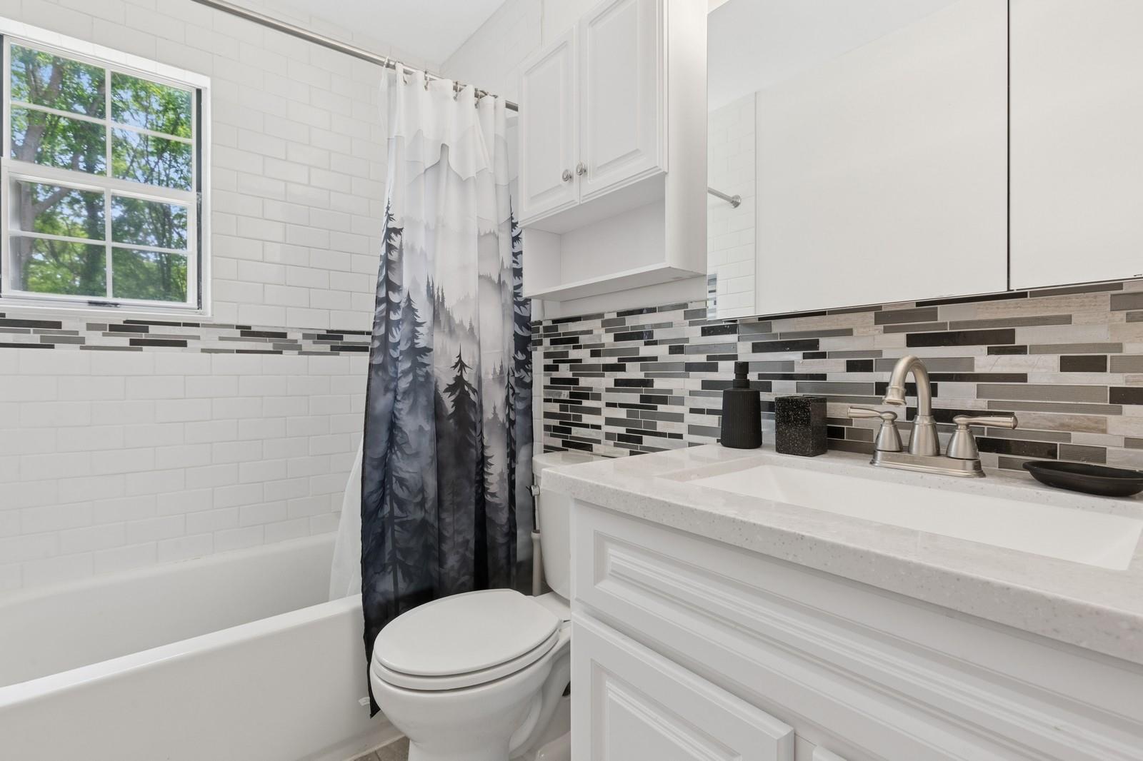 Condo Taylor  Suffolk County, NY 11980, MLS-867831-11