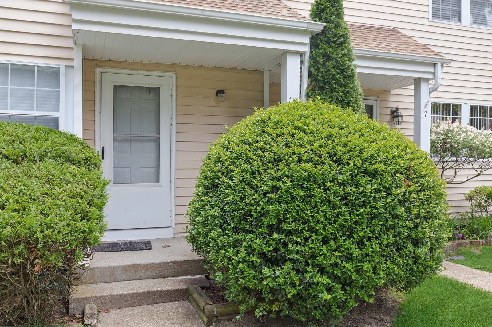 Condo Taylor  Suffolk County, NY 11980, MLS-867831-21