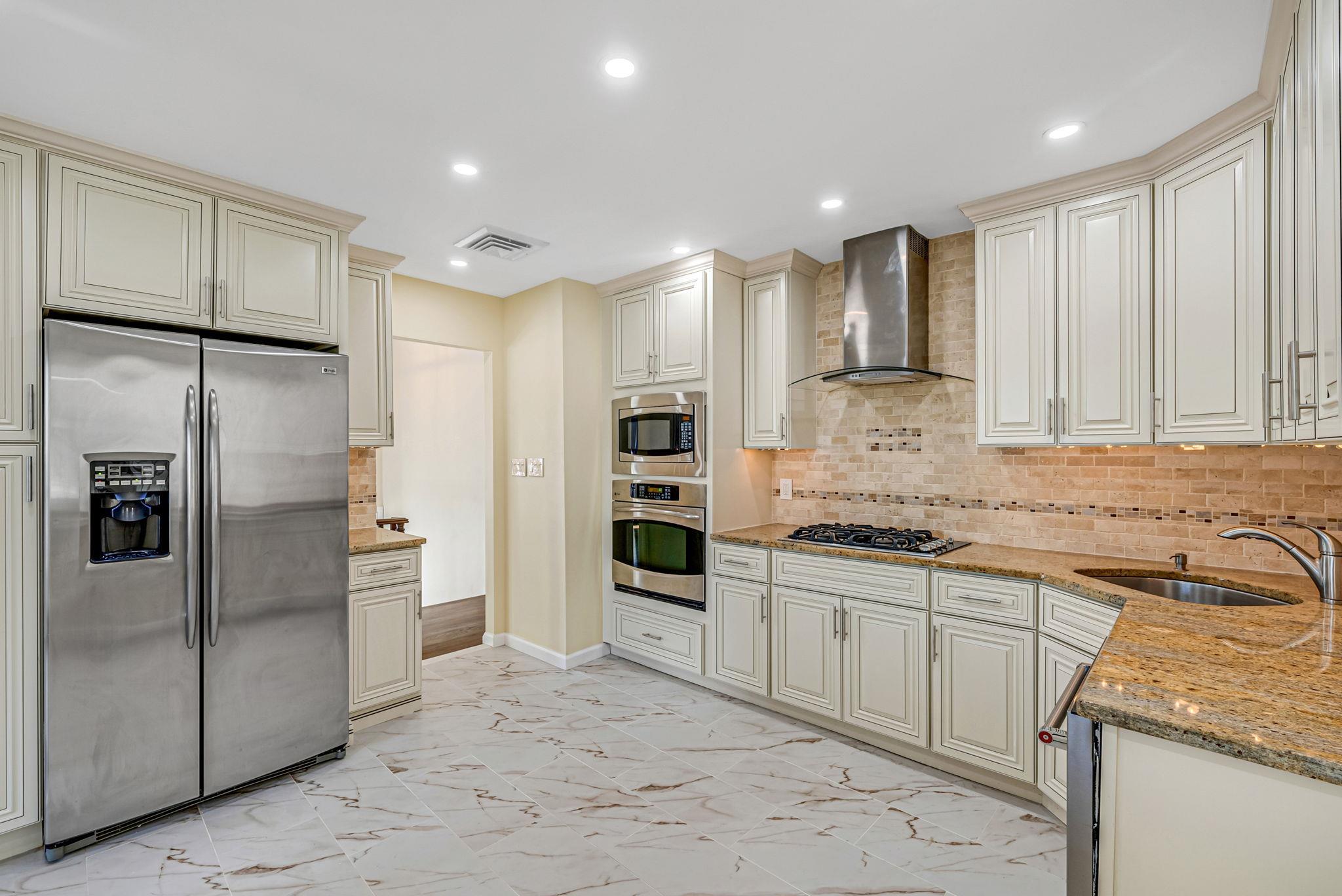 Single Family Bayberry  Nassau County, NY 11566, MLS-867837-3