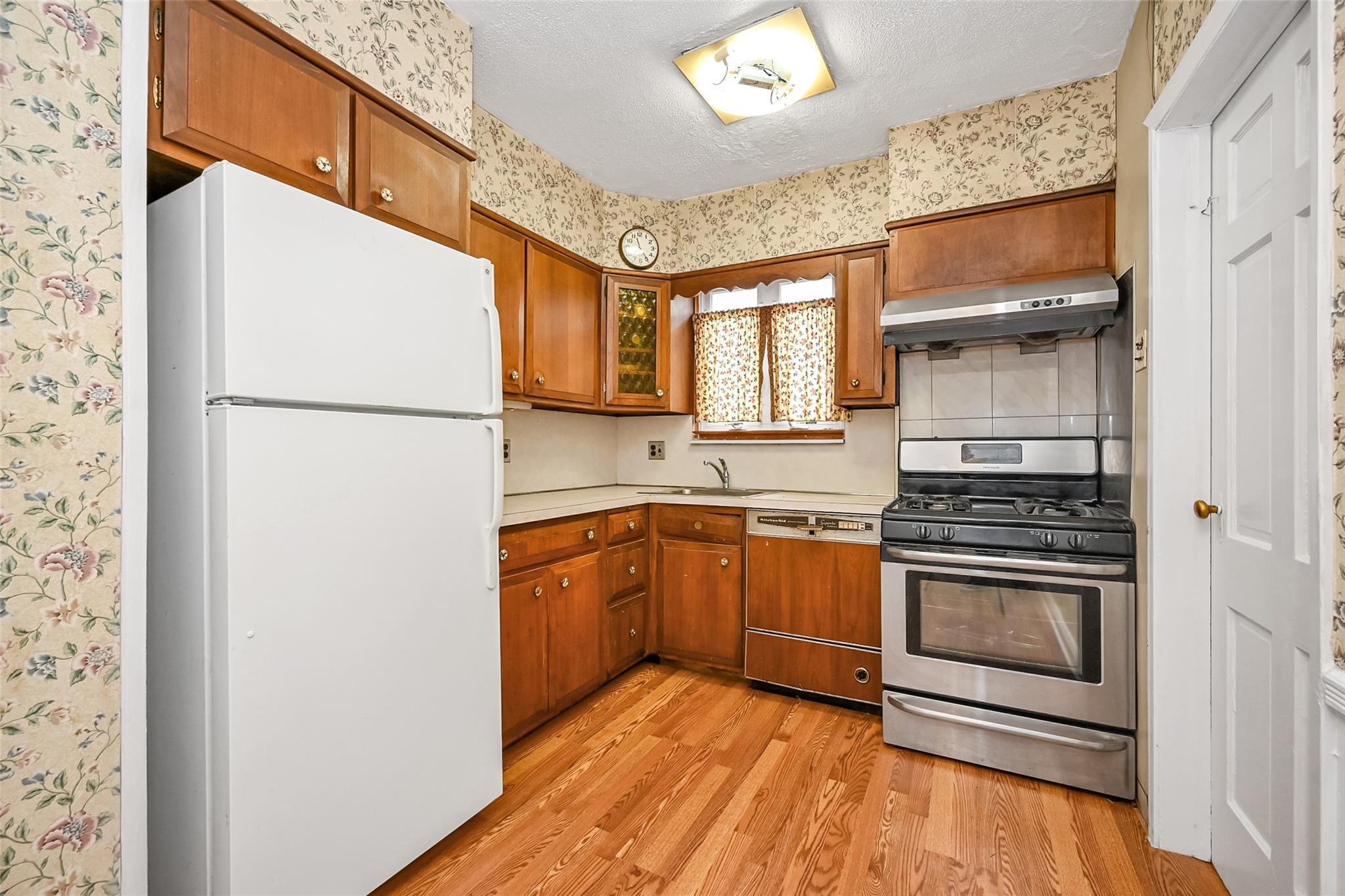 Single Family Avon  Queens, NY 11432, MLS-867845-7