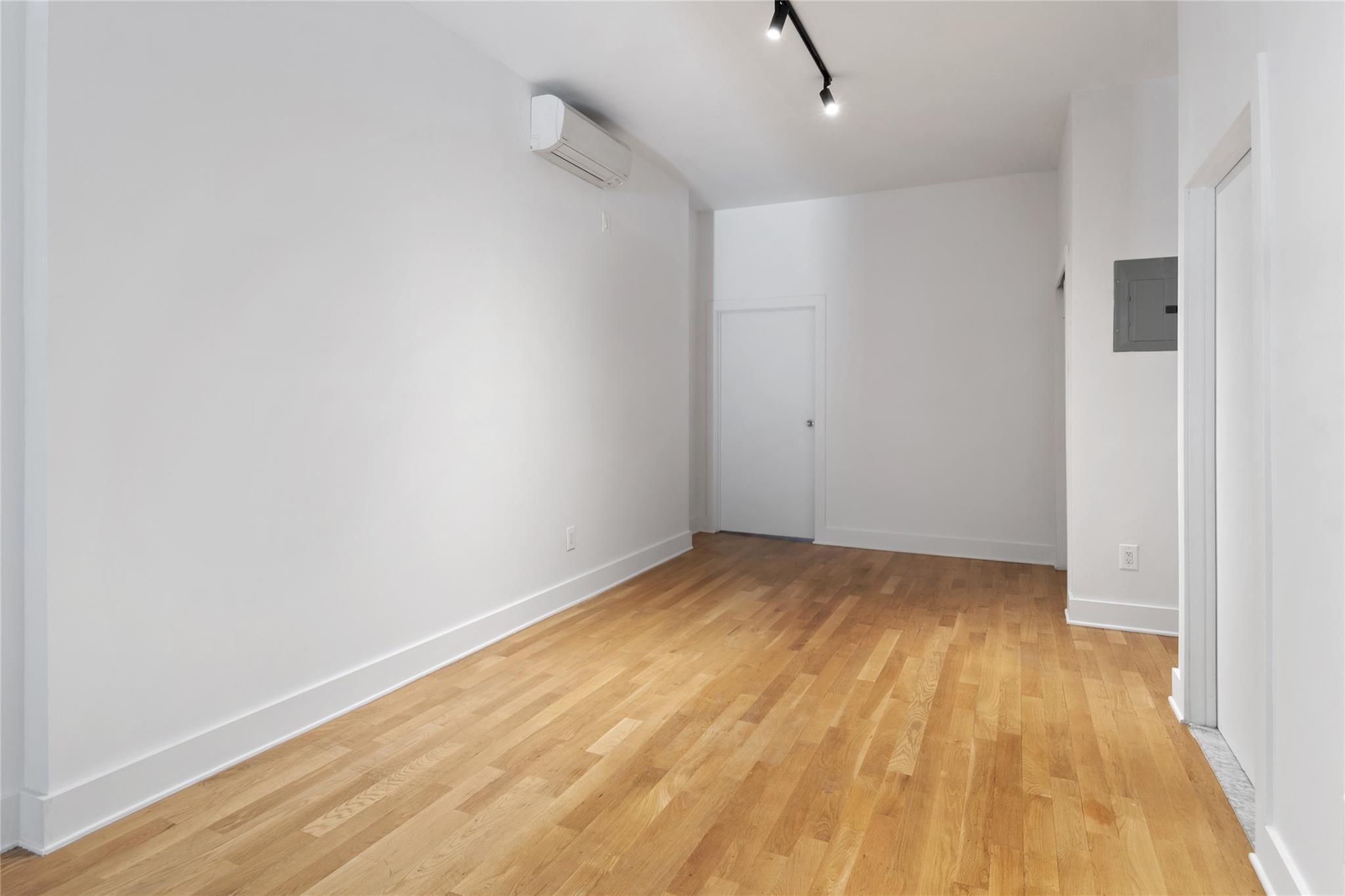 Single Family 151st  Bronx, NY 10451, MLS-867847-21