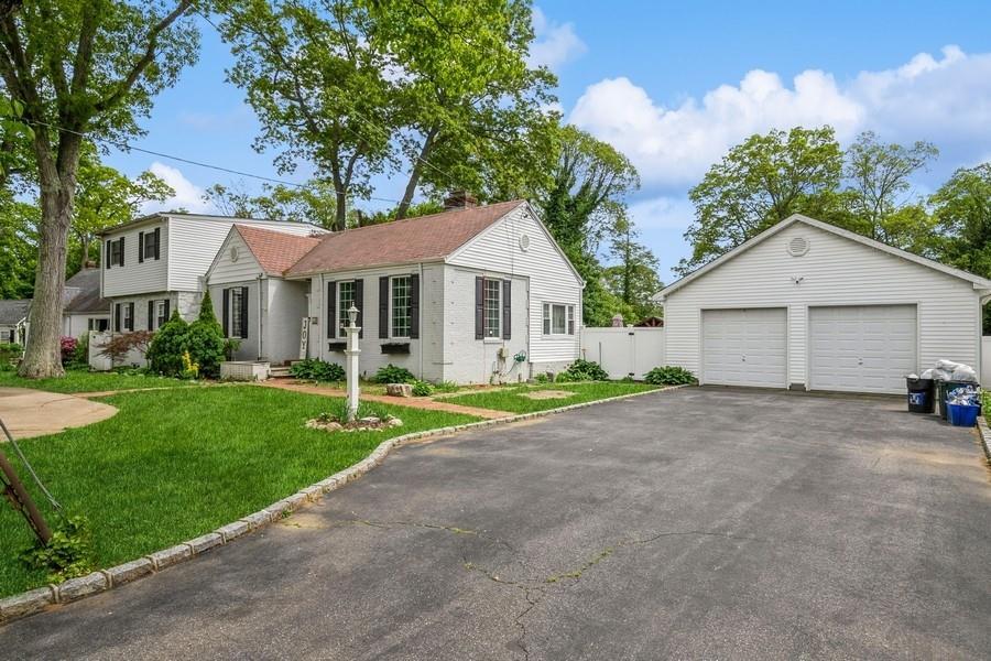 Single Family Horton  Suffolk County, NY 11746, MLS-867854-2
