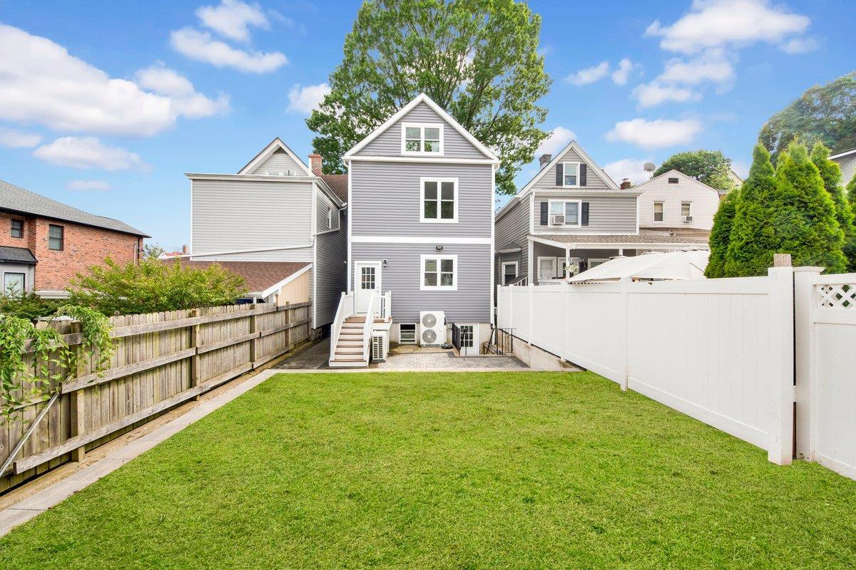 Single Family Edgewood  Westchester County, NY 10704, MLS-867866-2