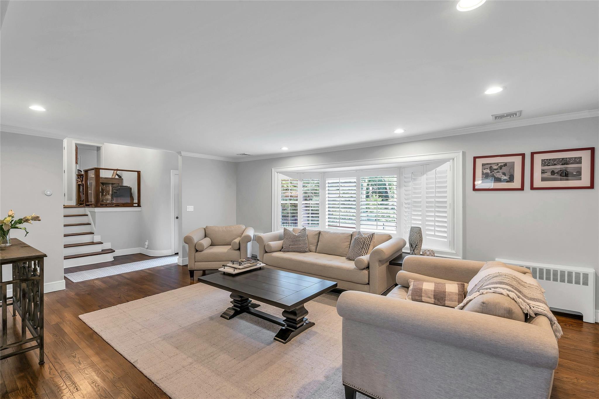 Single Family Pool  Nassau County, NY 11576, MLS-867878-2
