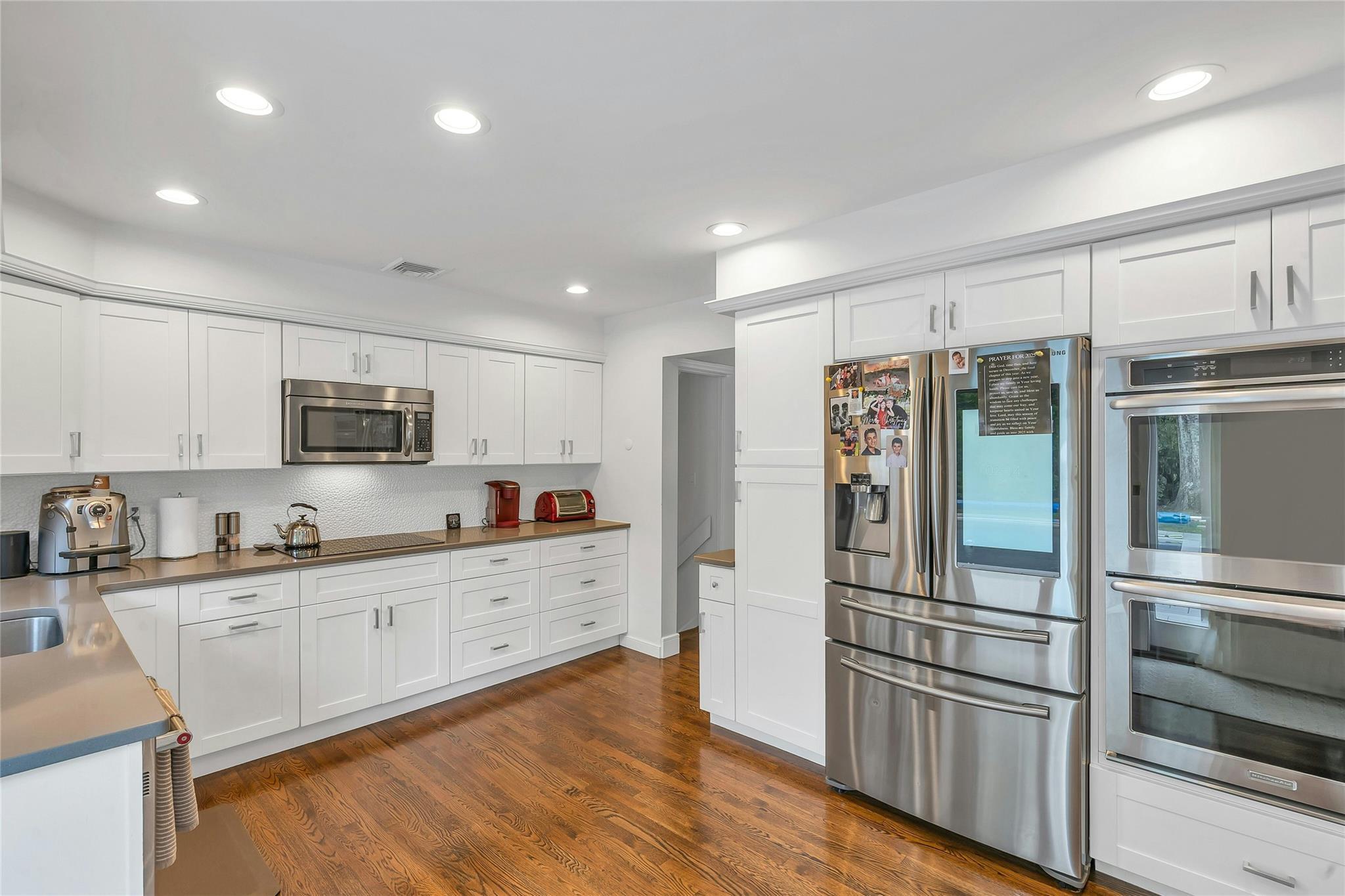 Single Family Pool  Nassau County, NY 11576, MLS-867878-4