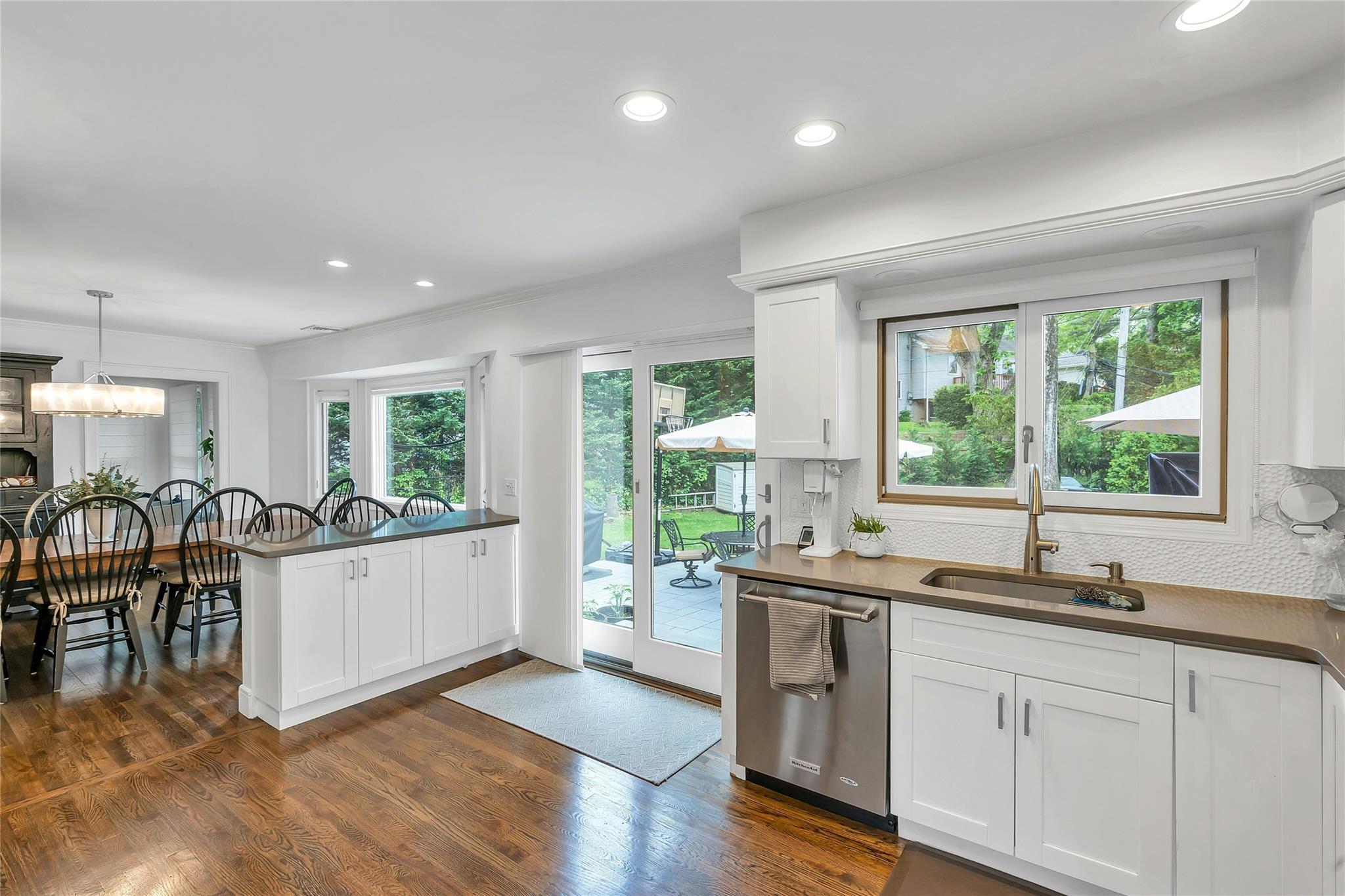 Single Family Pool  Nassau County, NY 11576, MLS-867878-5