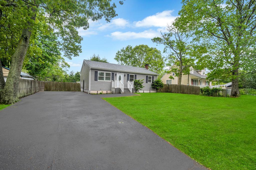 Single Family Flintlock  Suffolk County, NY 11967, MLS-867897-3