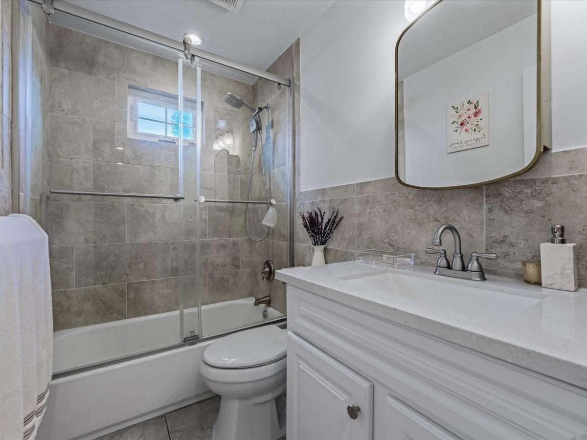 Single Family Thomas  Nassau County, NY 11714, MLS-867913-15