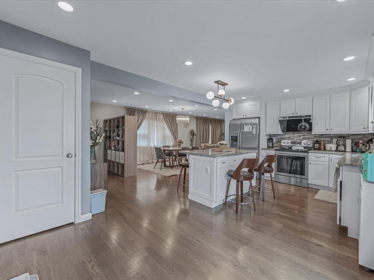 Single Family Thomas  Nassau County, NY 11714, MLS-867913-9