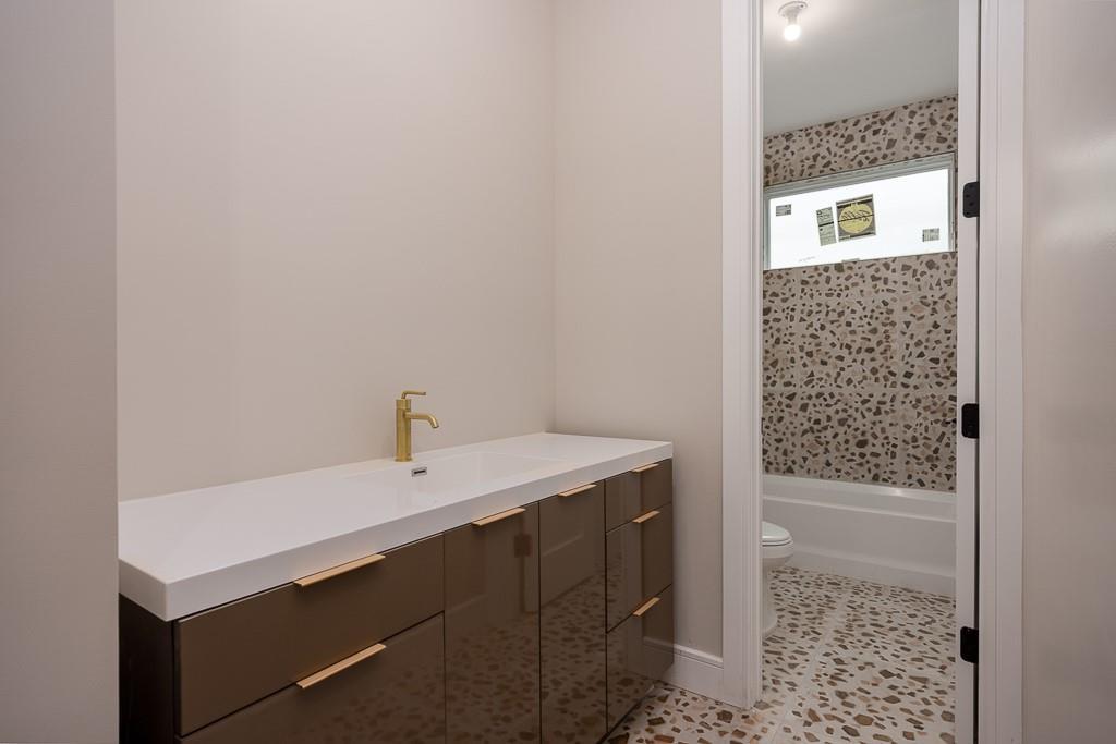 Condo Old Nyack Turnpike  Rockland County, NY 10952, MLS-867928-25
