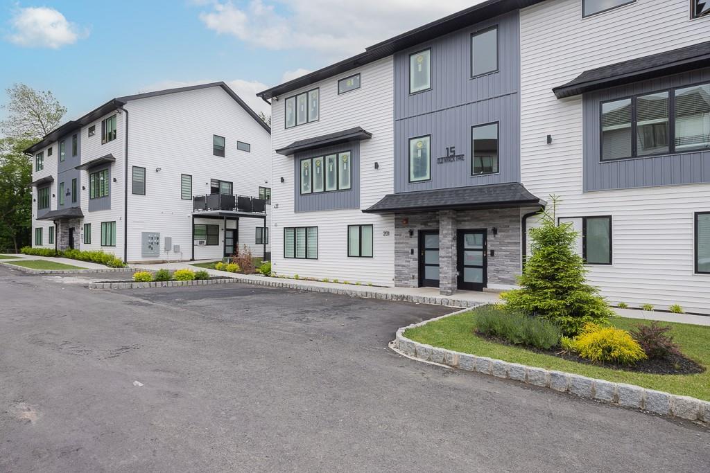 Condo Old Nyack Turnpike  Rockland County, NY 10952, MLS-867928-29