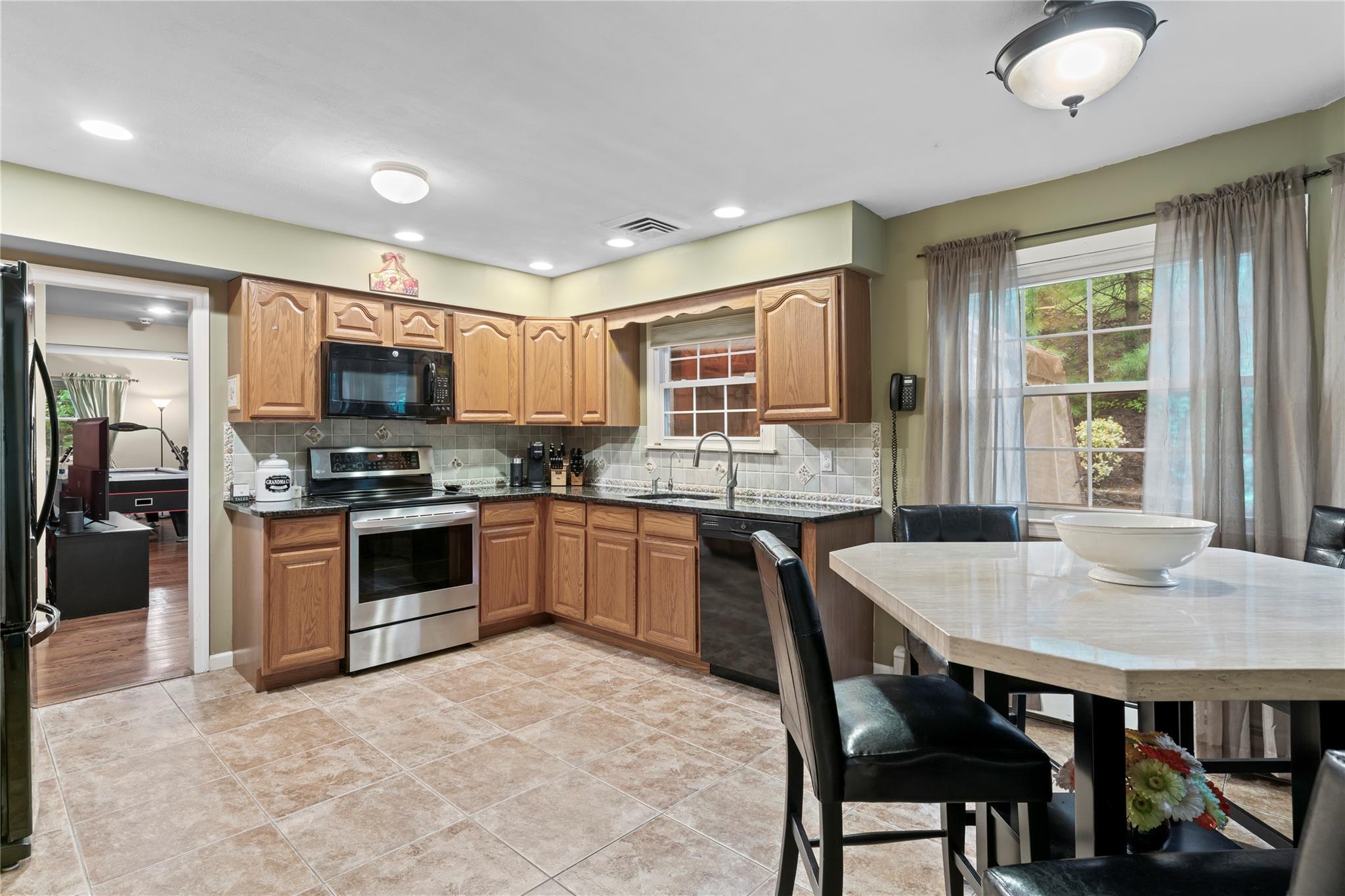 Single Family Maryland  Suffolk County, NY 11746, MLS-867930-15