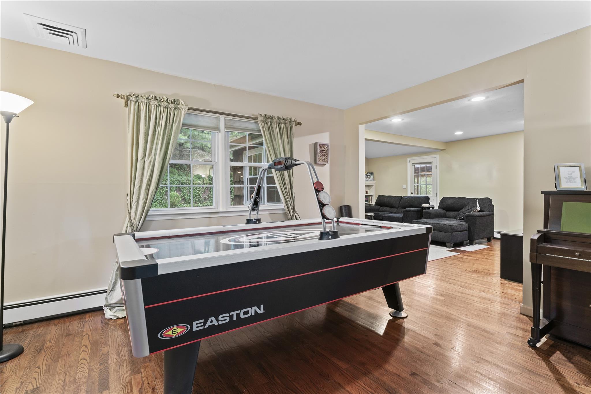 Single Family Maryland  Suffolk County, NY 11746, MLS-867930-8