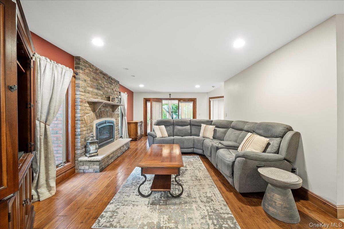 Single Family Kent  Suffolk County, NY 11705, MLS-867941-19