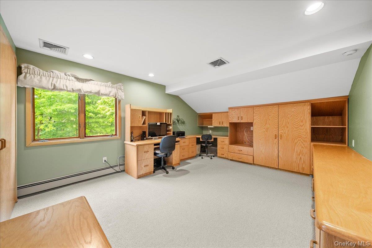 Single Family Kent  Suffolk County, NY 11705, MLS-867941-25