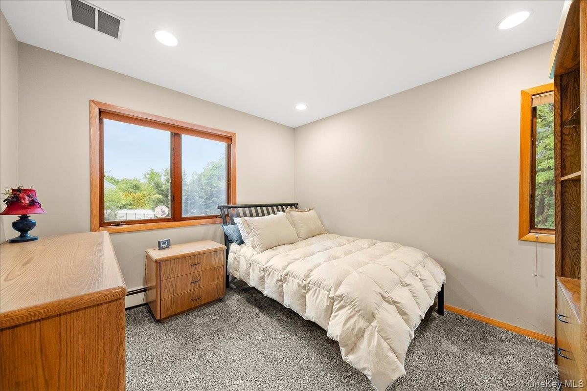 Single Family Kent  Suffolk County, NY 11705, MLS-867941-27