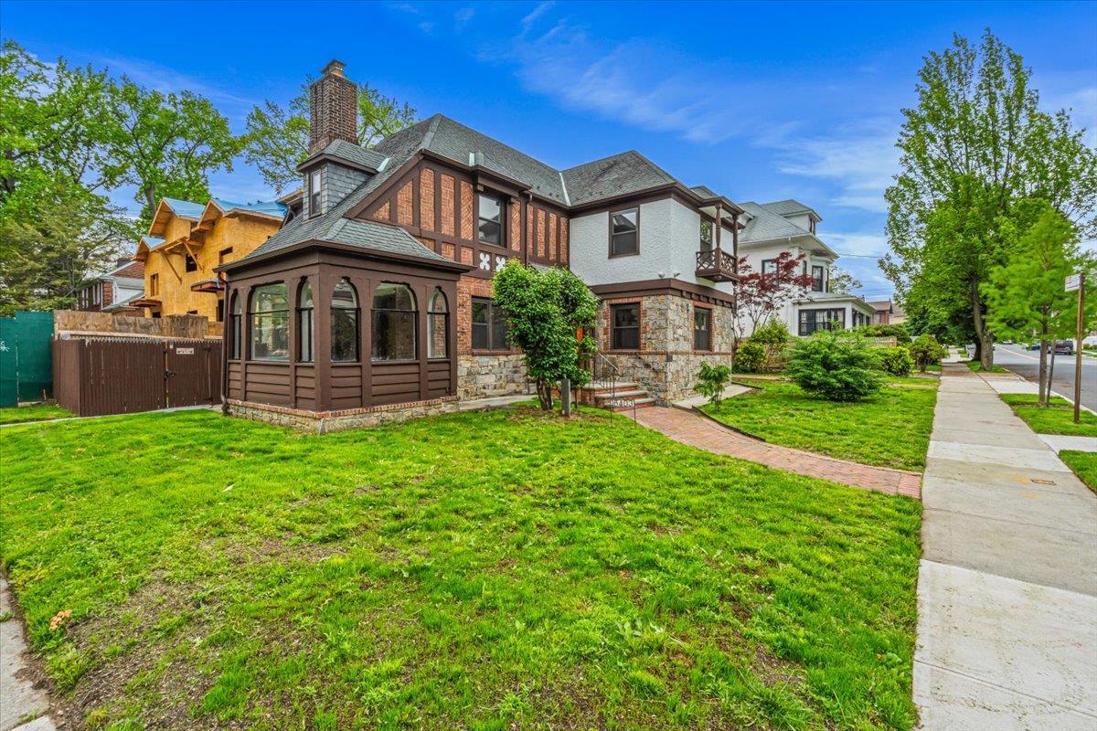 Single Family 33rd  Queens, NY 11358, MLS-867955-35