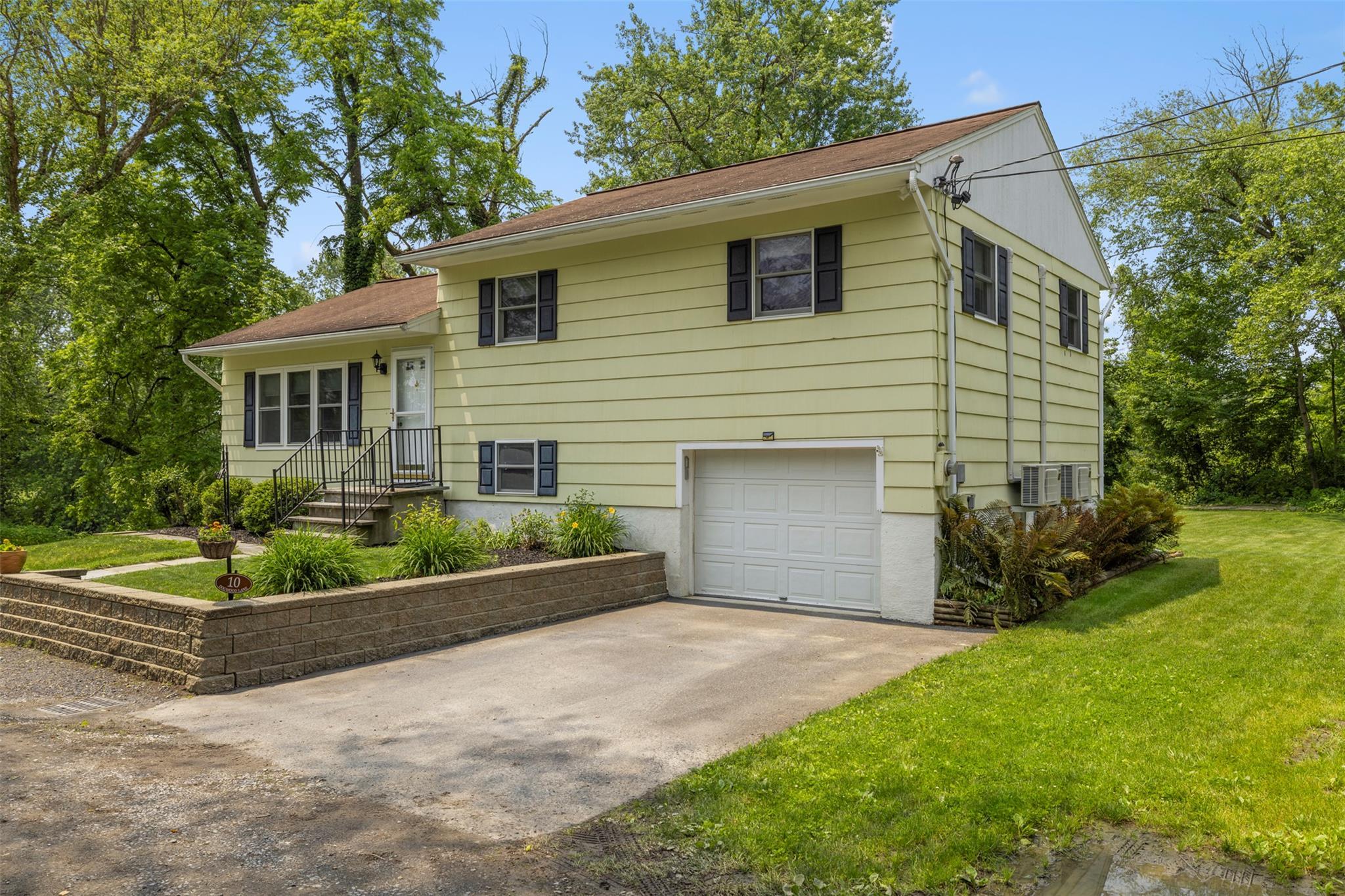 Single Family Dogwood  Ulster County, NY 12561, MLS-867983-2