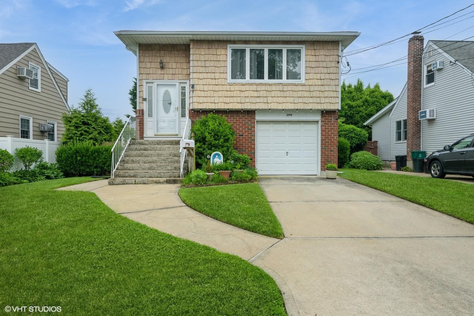 Single Family Fir Nassau County, NY 11793, MLS-867987-2