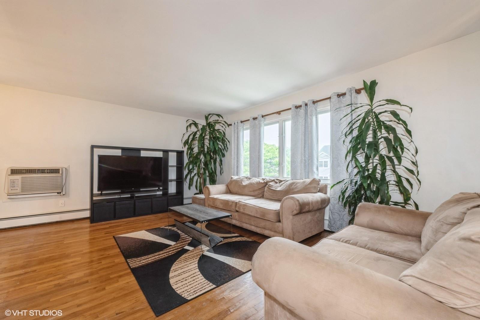 Single Family Fir Nassau County, NY 11793, MLS-867987-3