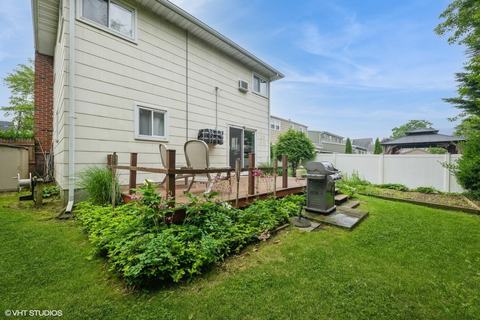 Single Family Fir Nassau County, NY 11793, MLS-867987-33