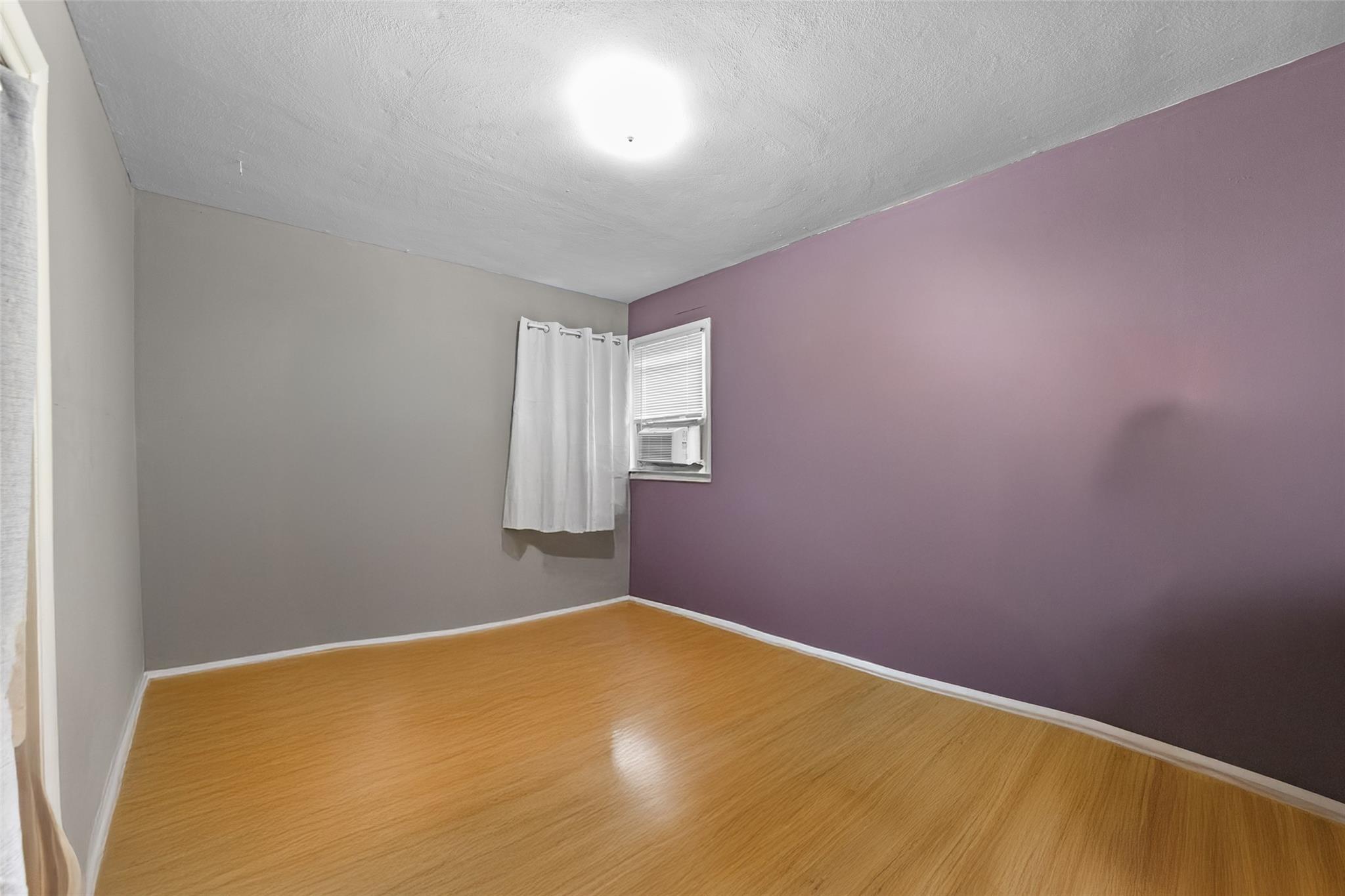 Single Family Laconia  Staten Island, NY 10305, MLS-868003-11