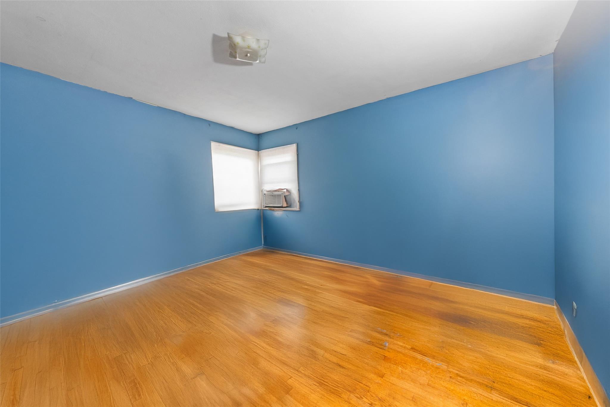 Single Family Laconia  Staten Island, NY 10305, MLS-868003-13