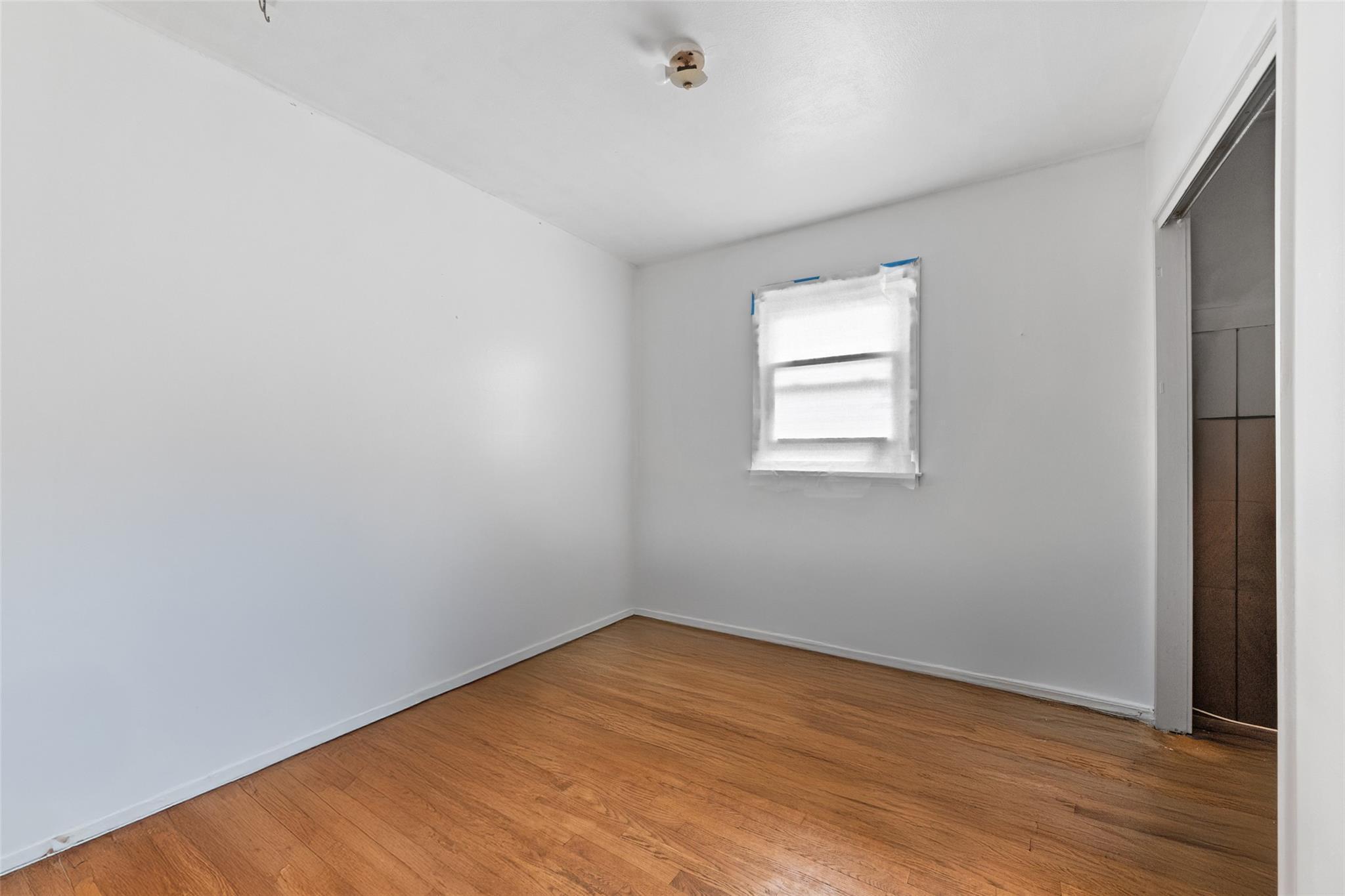 Single Family Laconia  Staten Island, NY 10305, MLS-868003-15