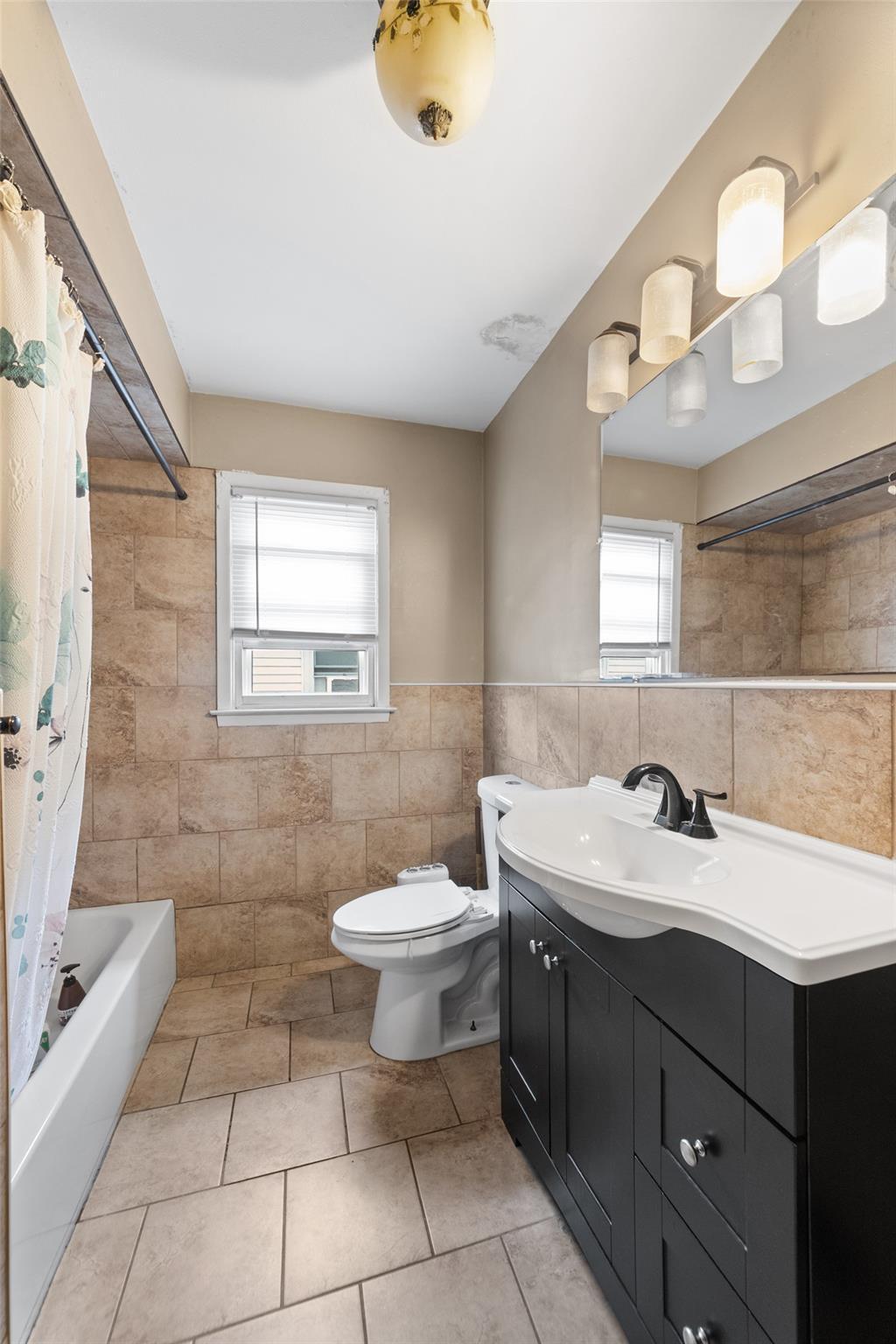 Single Family Laconia  Staten Island, NY 10305, MLS-868003-16