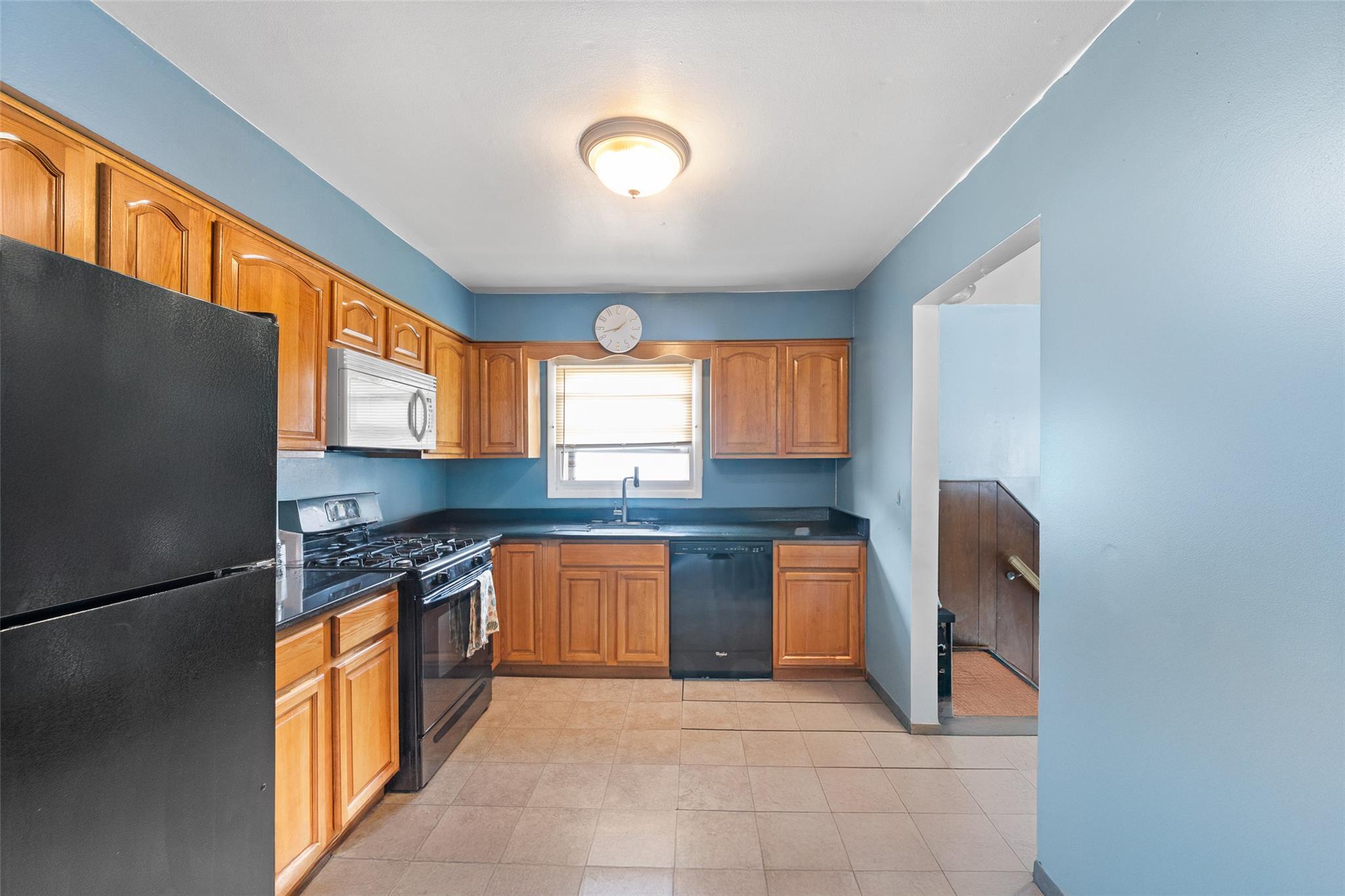 Single Family Laconia  Staten Island, NY 10305, MLS-868003-17