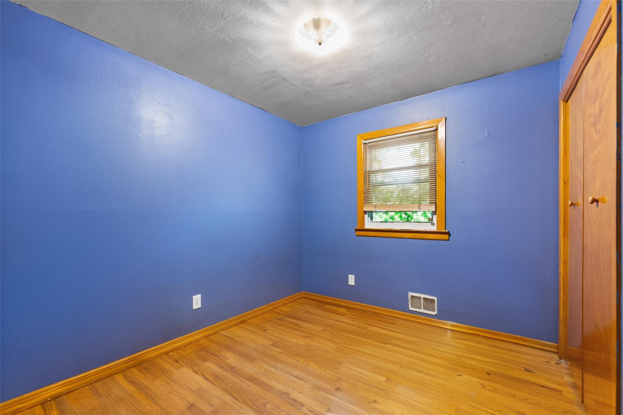 Single Family Laconia  Staten Island, NY 10305, MLS-868003-6