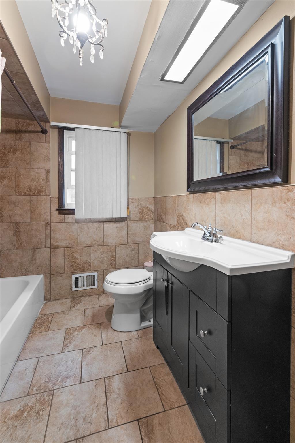 Single Family Laconia  Staten Island, NY 10305, MLS-868003-7