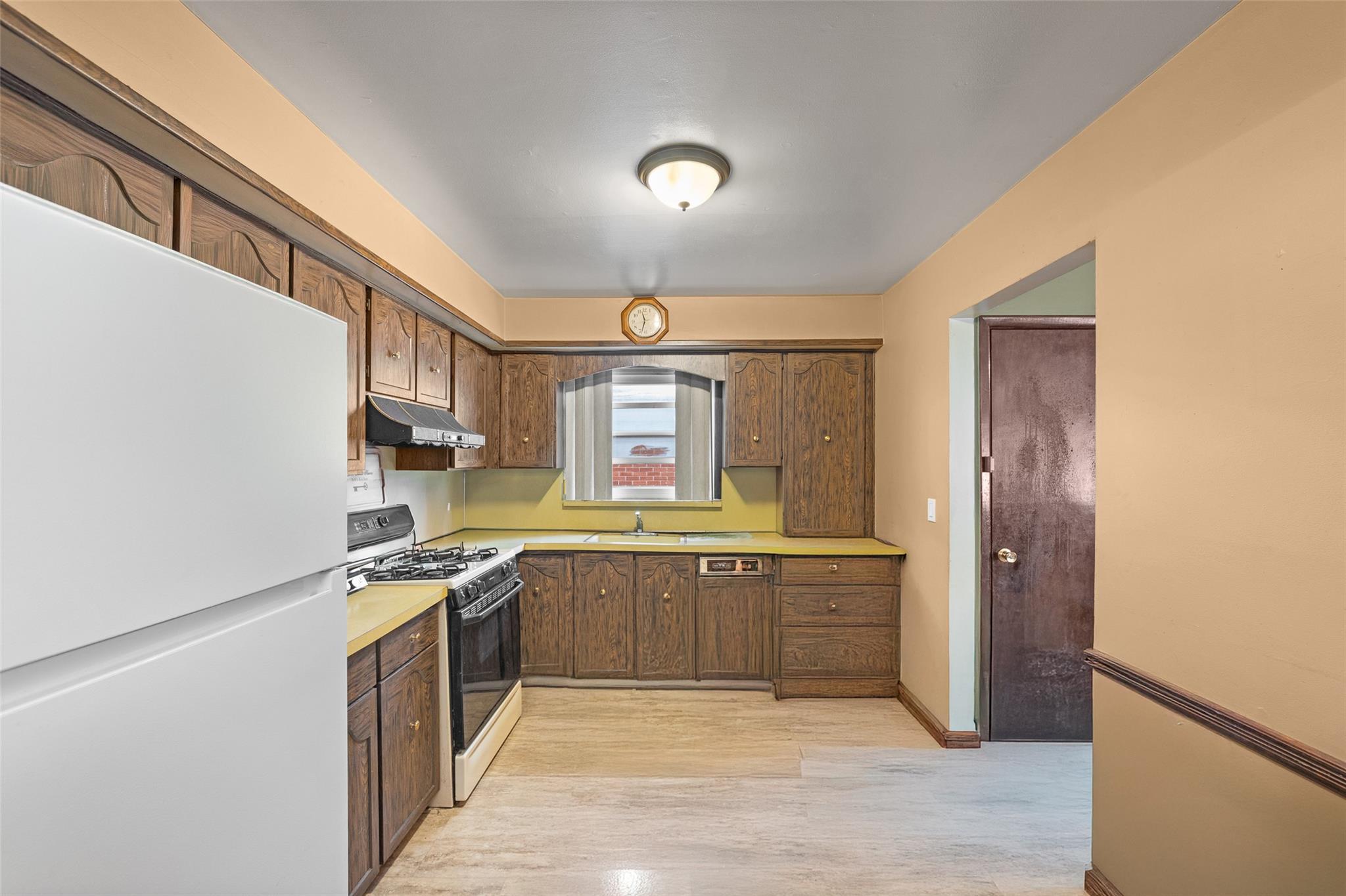 Single Family Laconia  Staten Island, NY 10305, MLS-868003-8