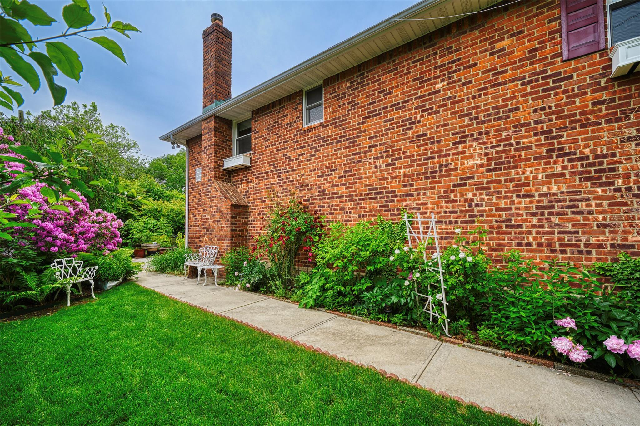 Single Family Gary  Nassau County, NY 11590, MLS-868007-44