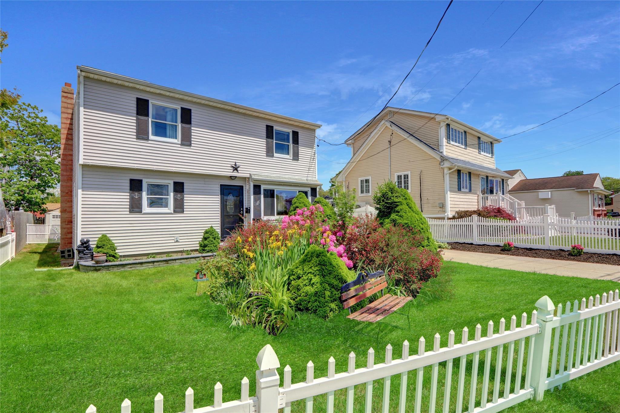 Single Family Shore  Suffolk County, NY 11757, MLS-868024-2
