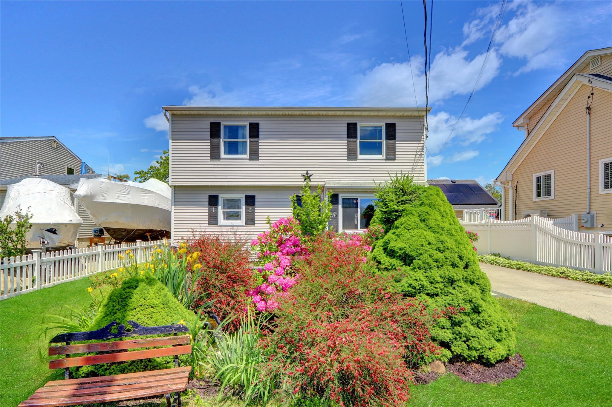 Single Family Shore  Suffolk County, NY 11757, MLS-868024-3
