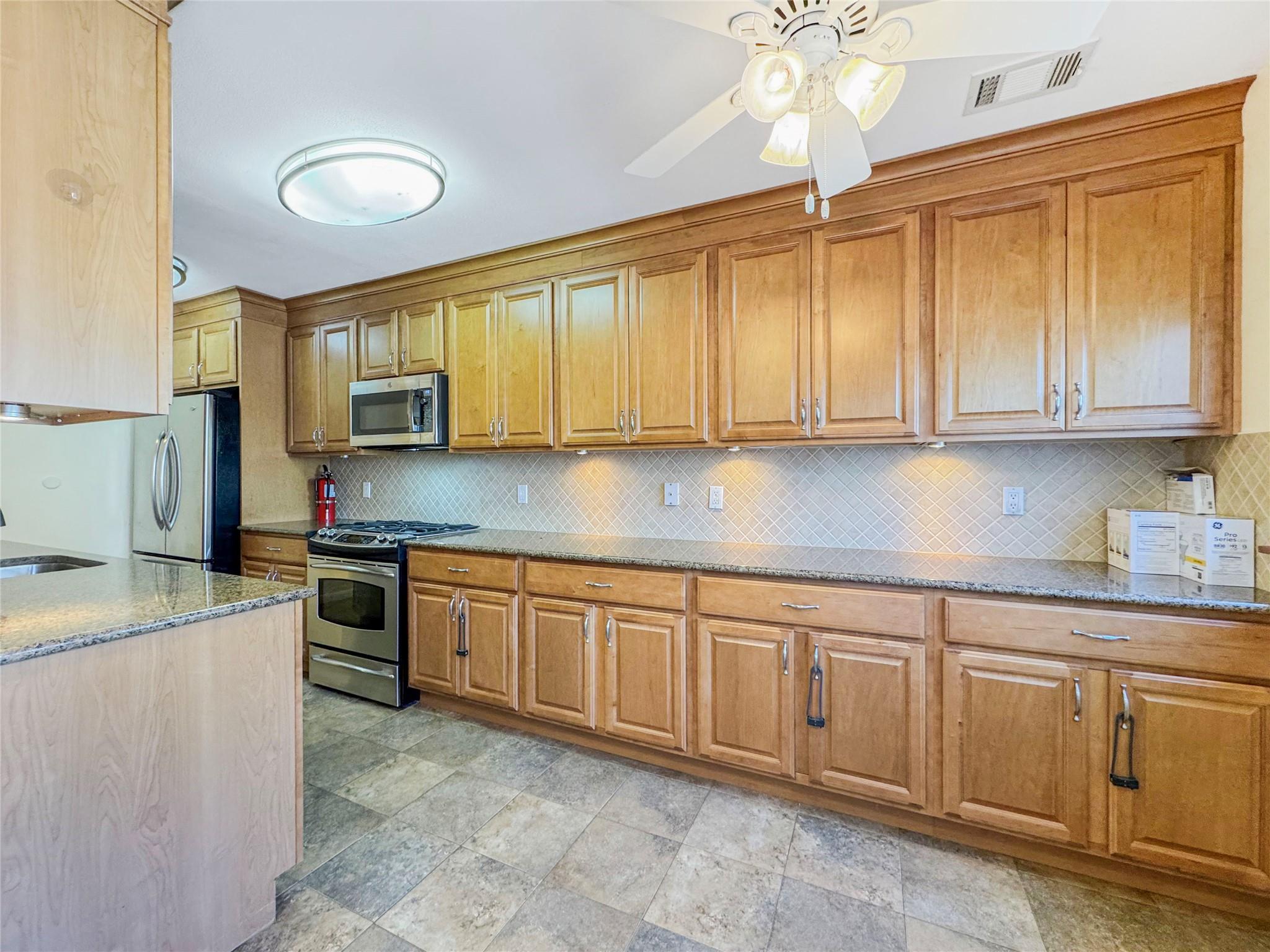 Single Family Dover  Staten Island, NY 10312, MLS-868048-17