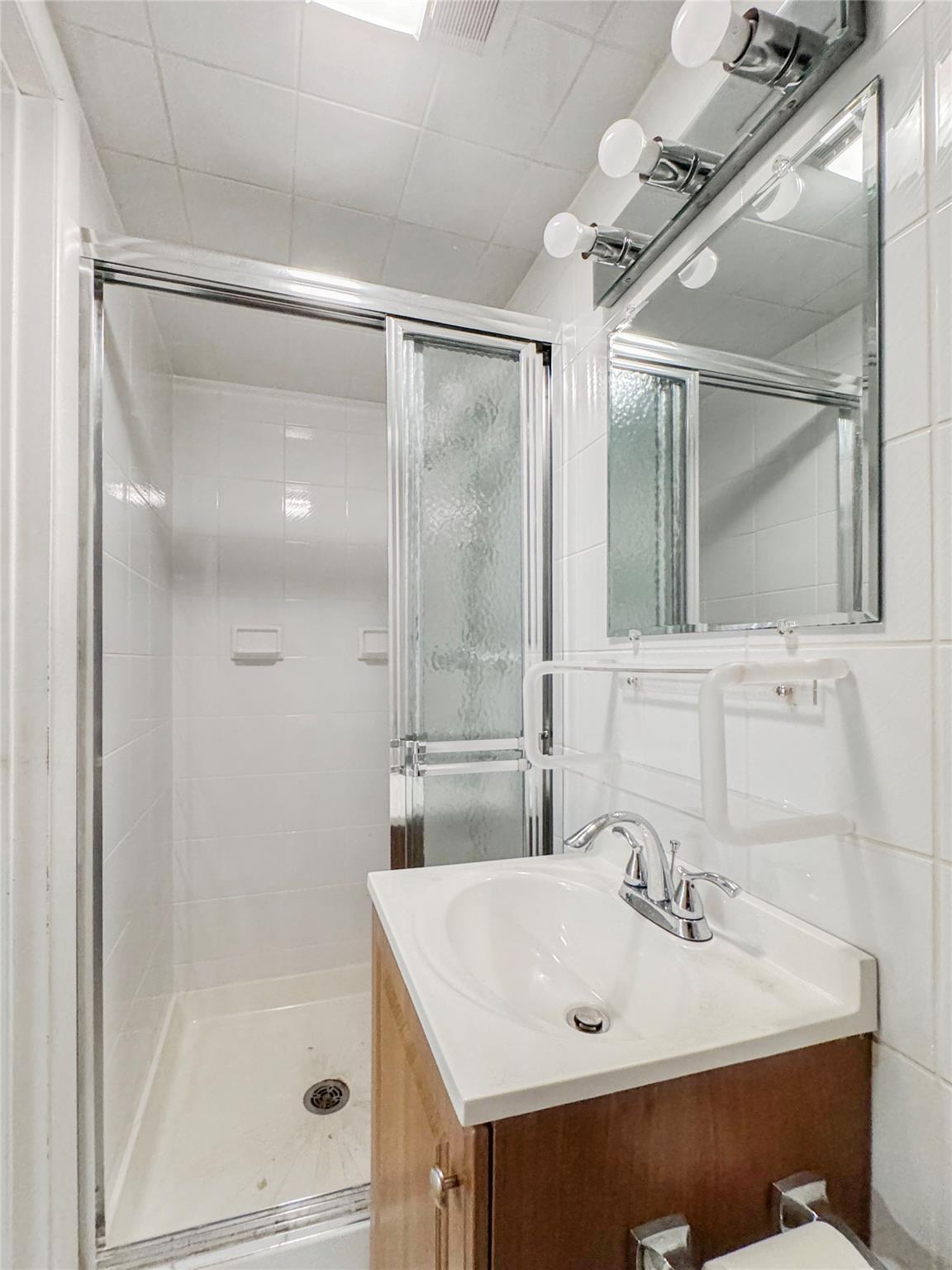 Single Family Dover  Staten Island, NY 10312, MLS-868048-28