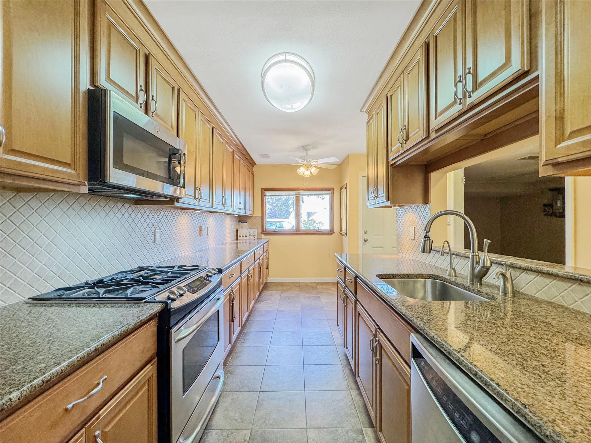 Single Family Dover  Staten Island, NY 10312, MLS-868048-30