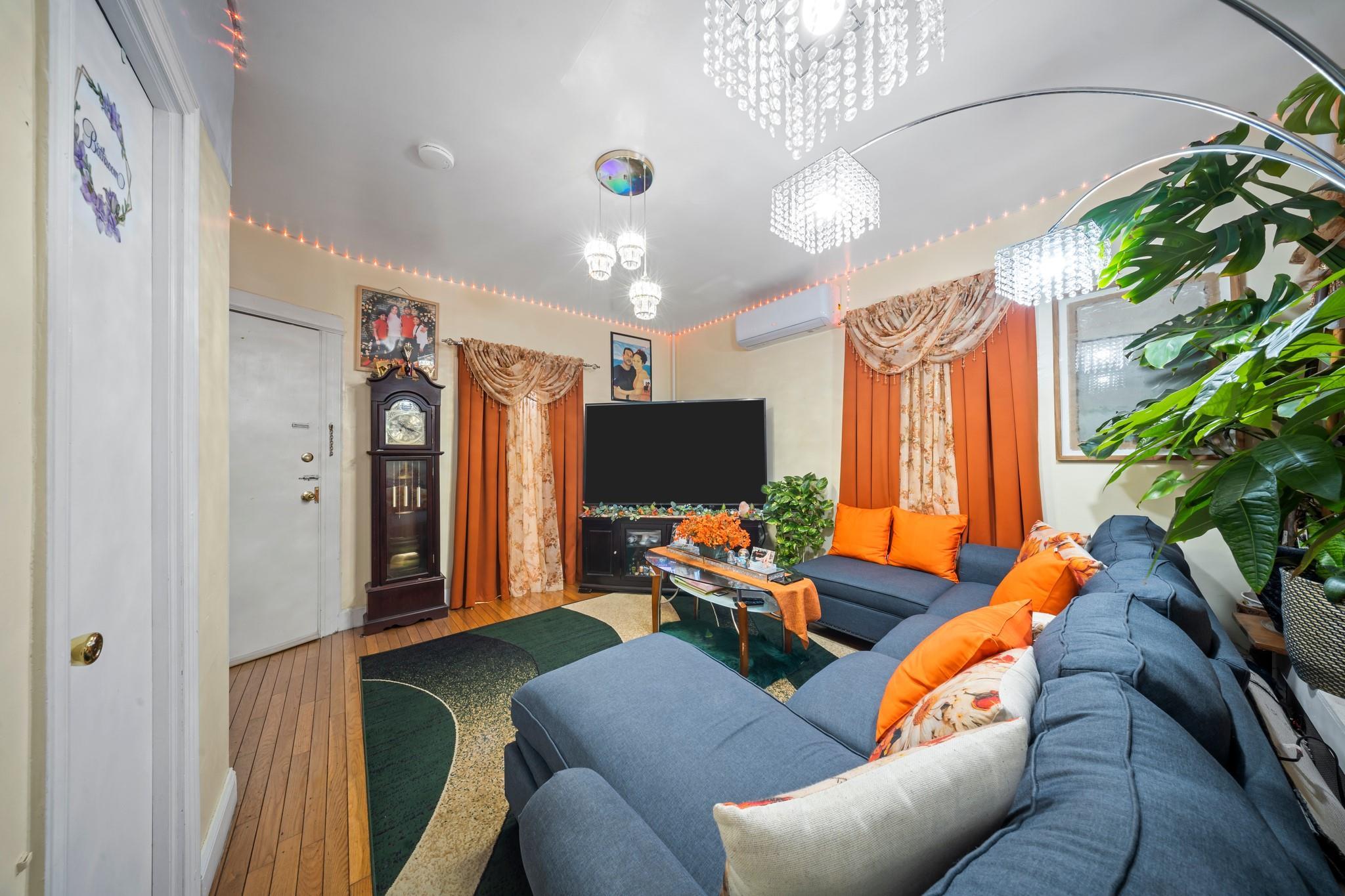 Single Family 79th  Queens, NY 11421, MLS-868056-20