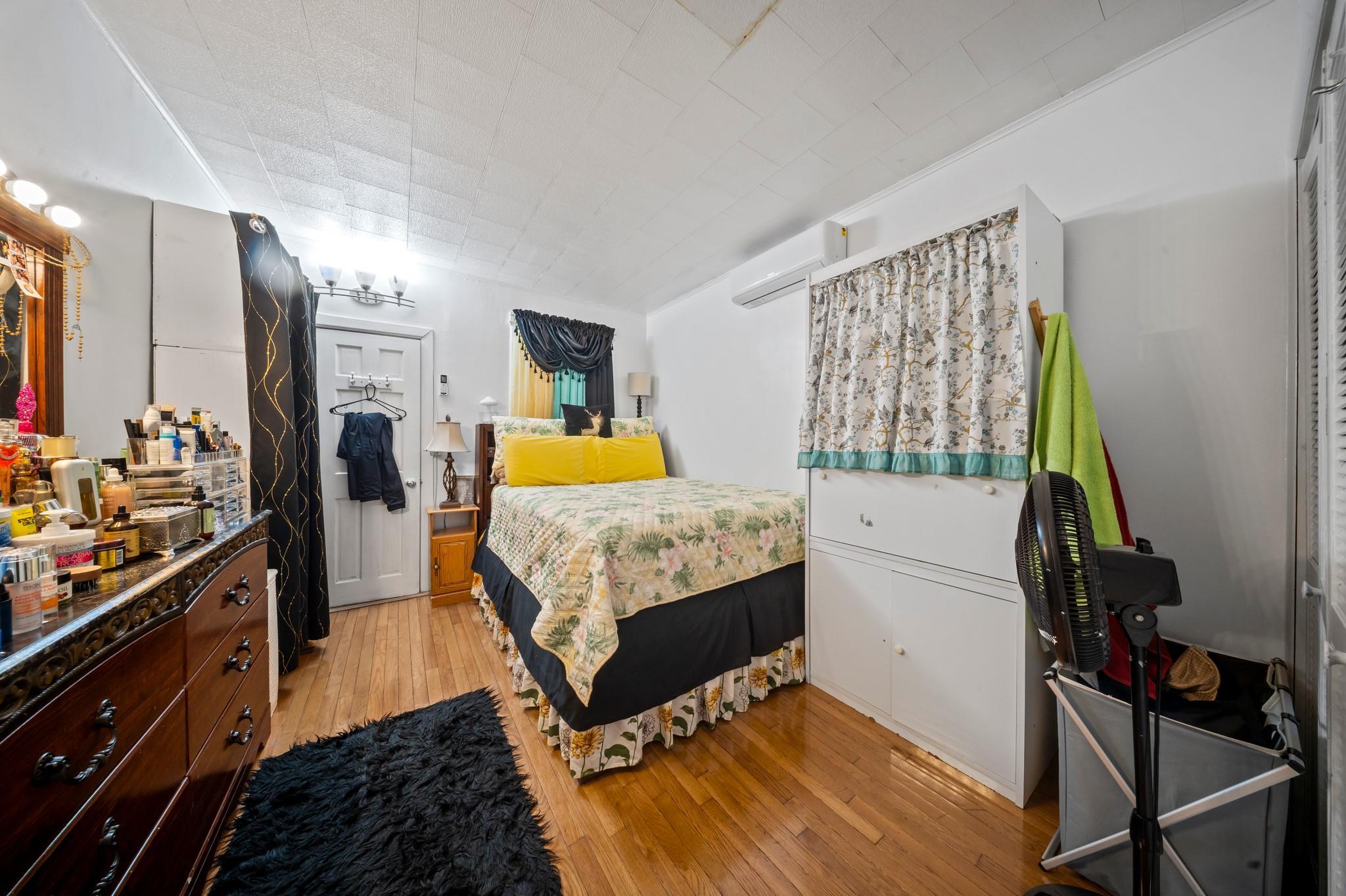Single Family 79th  Queens, NY 11421, MLS-868056-23