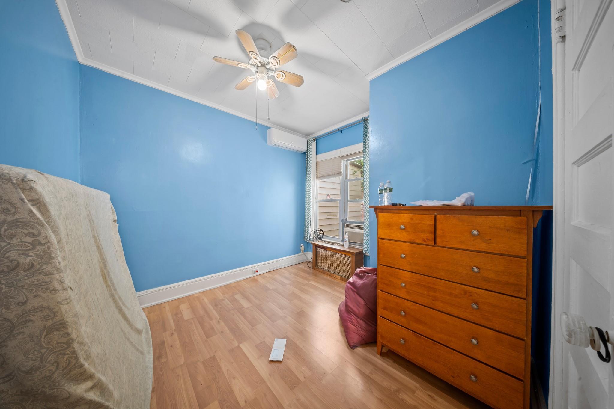 Single Family 79th  Queens, NY 11421, MLS-868056-25