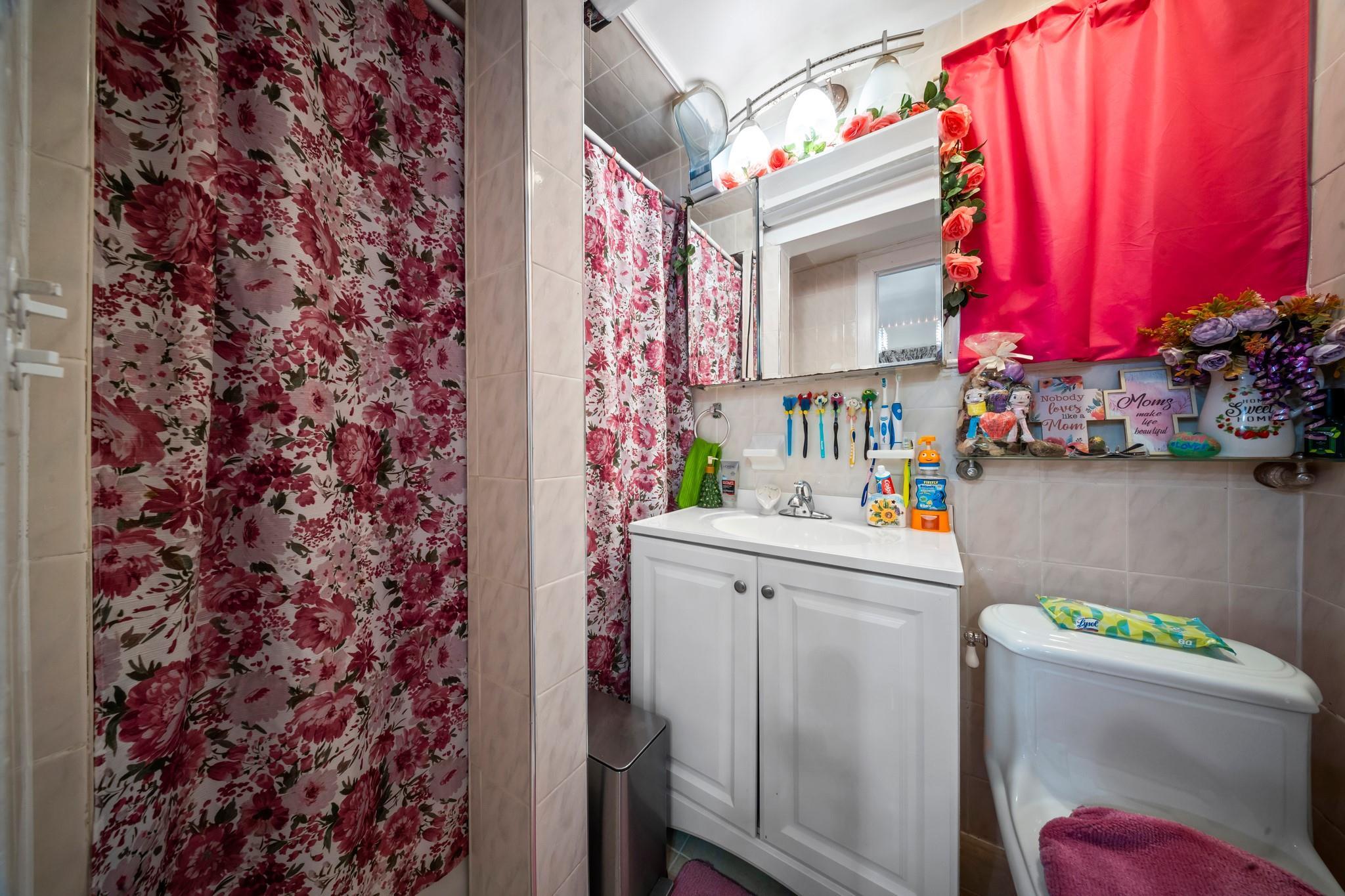 Single Family 79th  Queens, NY 11421, MLS-868056-26