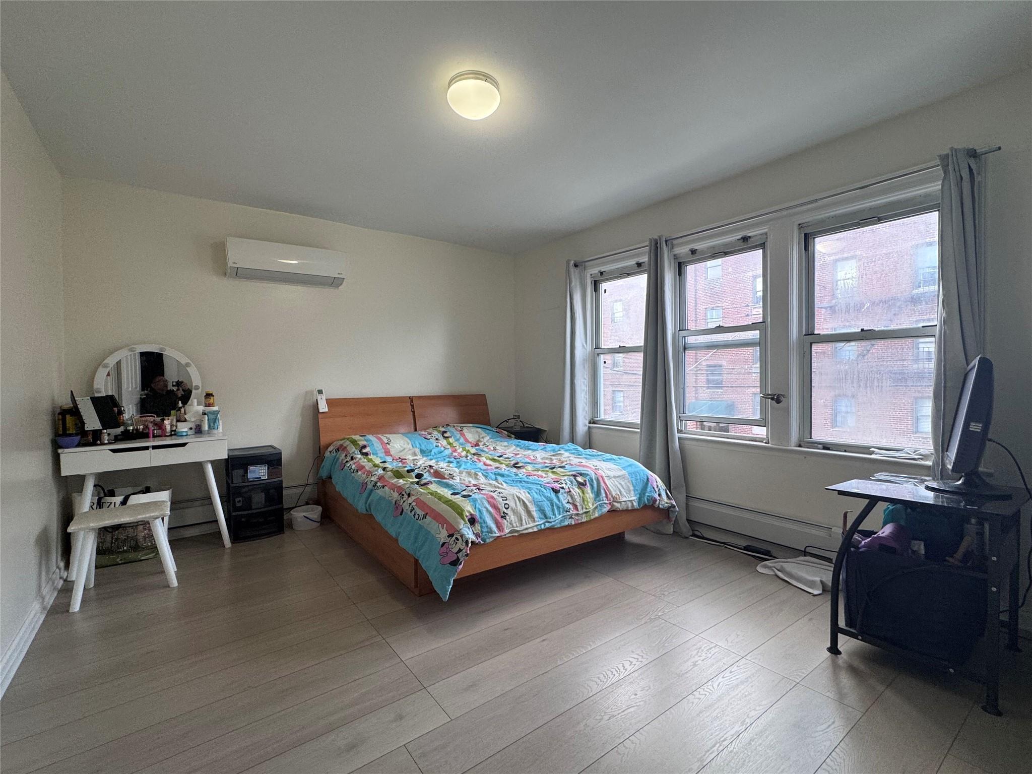 Single Family 27th  Queens, NY 11354, MLS-868060-12