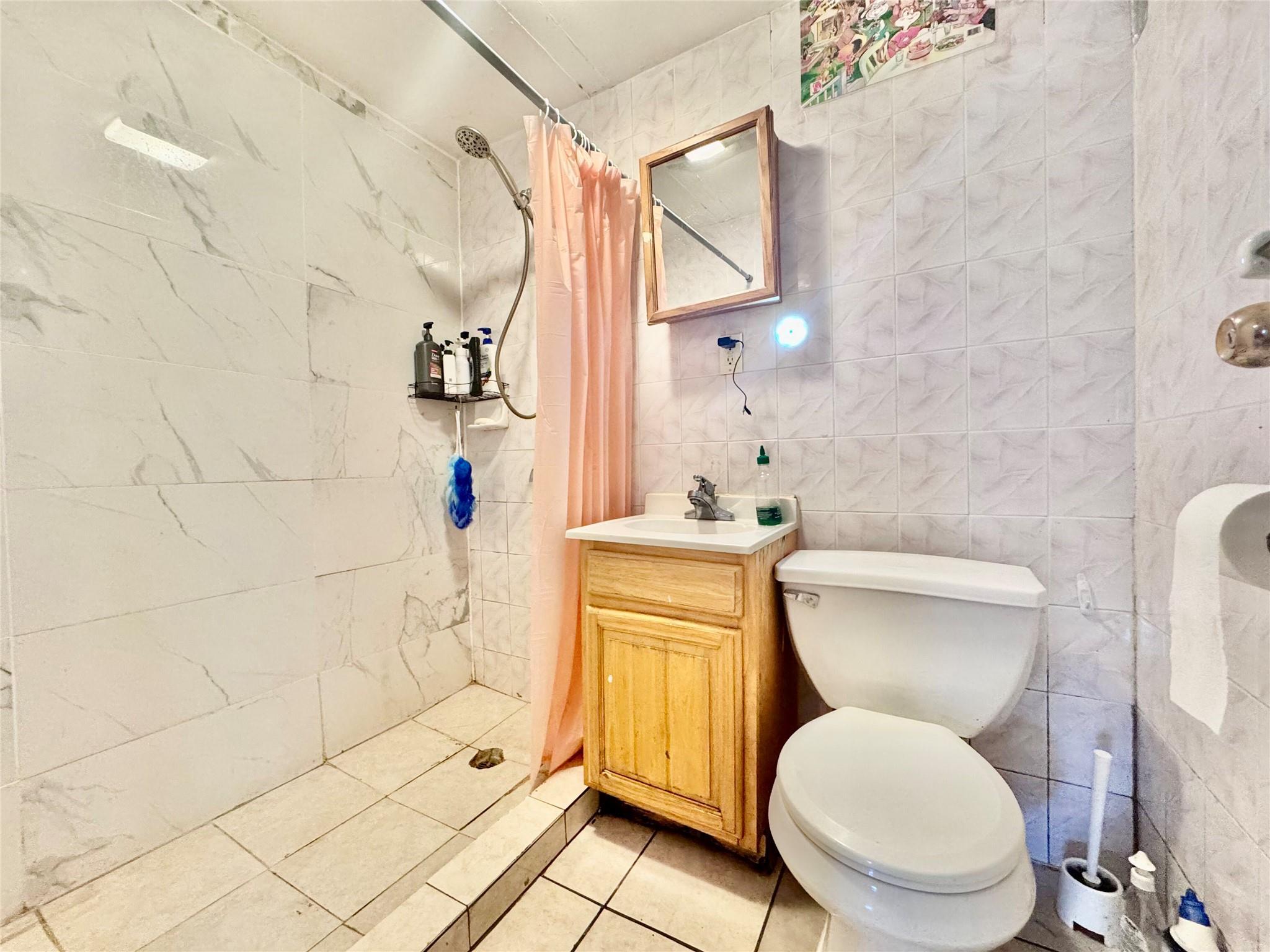 Single Family 27th  Queens, NY 11354, MLS-868060-15